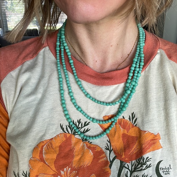 Three strand turquoise green teal bead necklace - Picture 3 of 3